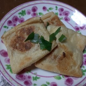 主夫がつくる納豆キムチチーズの油揚げ包み焼き